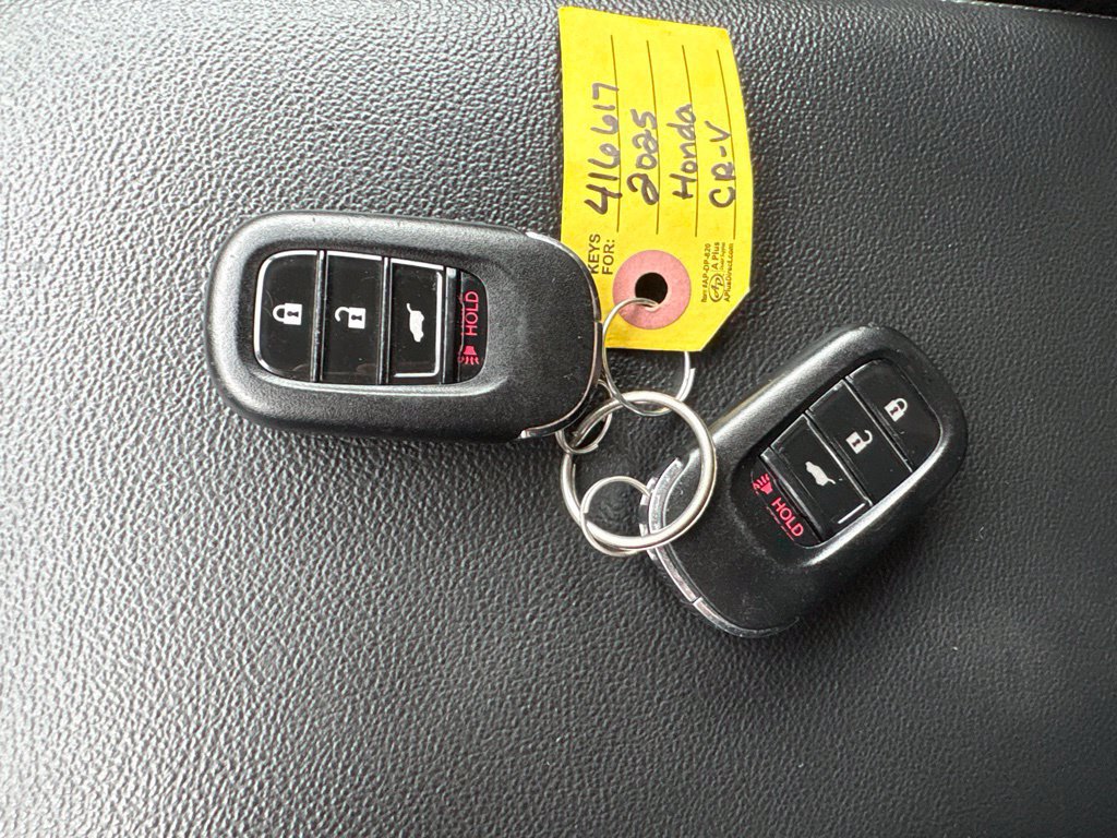 Used 2025 Honda CR-V LX image 12
