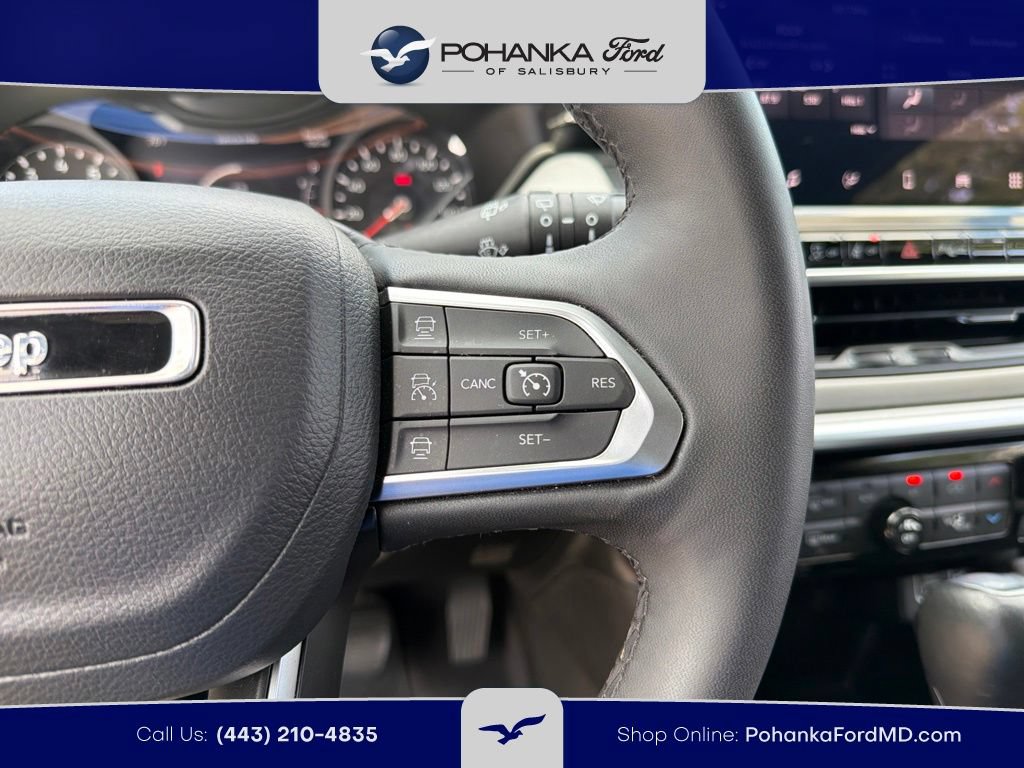 Used 2025 Jeep Compass Limited AWD/4WD image 17