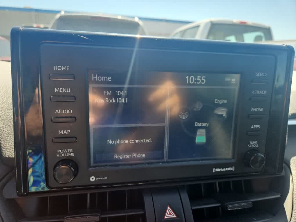 Used 2021 Toyota RAV4 LE AWD/4WD image 16