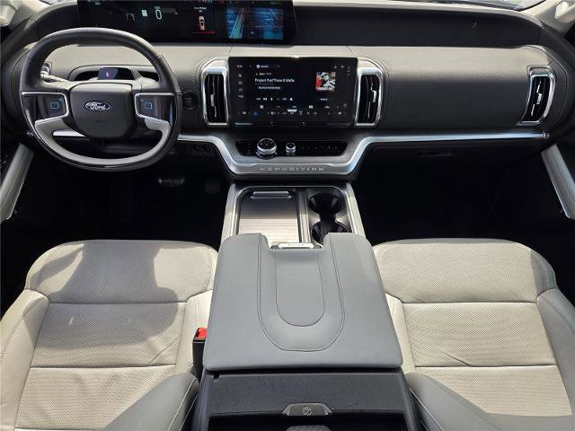 Certified 2025 Ford Expedition Platinum w/ Driver's Package AWD/4WD image 25