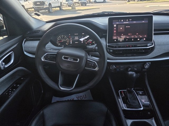 Used 2024 Jeep Compass Latitude image 15