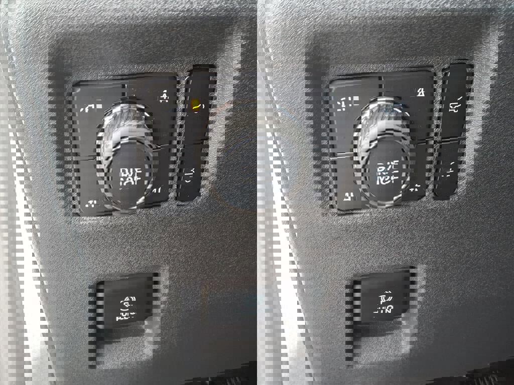 Certified 2025 Ford Expedition Active image 25