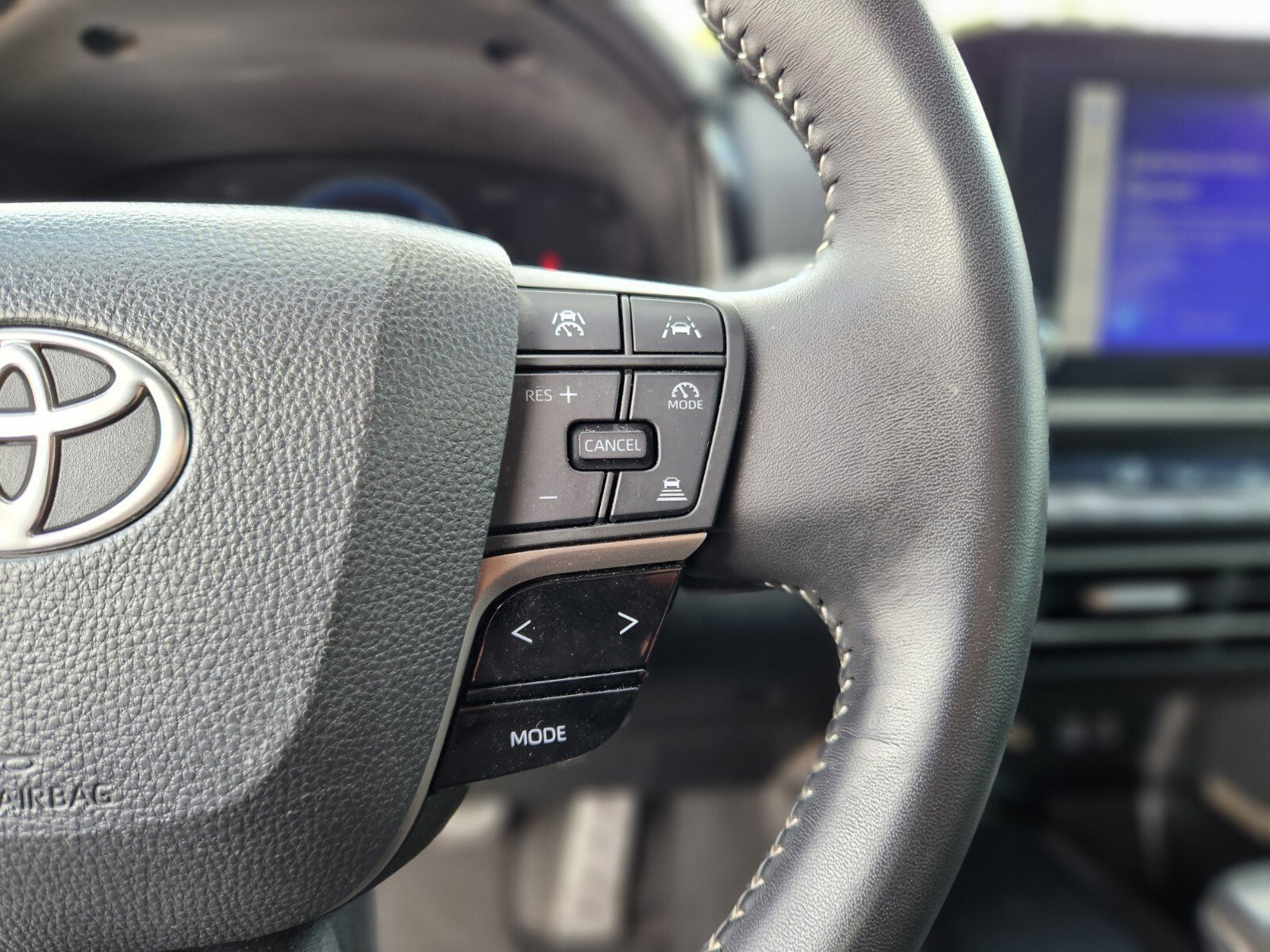 Used 2025 Toyota Camry SE image 29