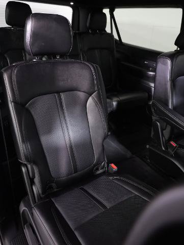 Used 2024 Jeep Wagoneer L Series II w/ Flexible Seating Group AWD/4WD image 10
