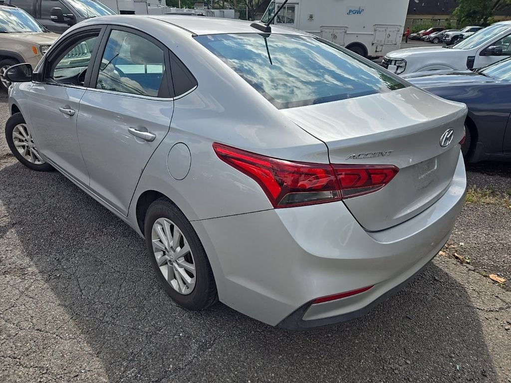 Used 2022 Hyundai Accent SEL FWD image 6