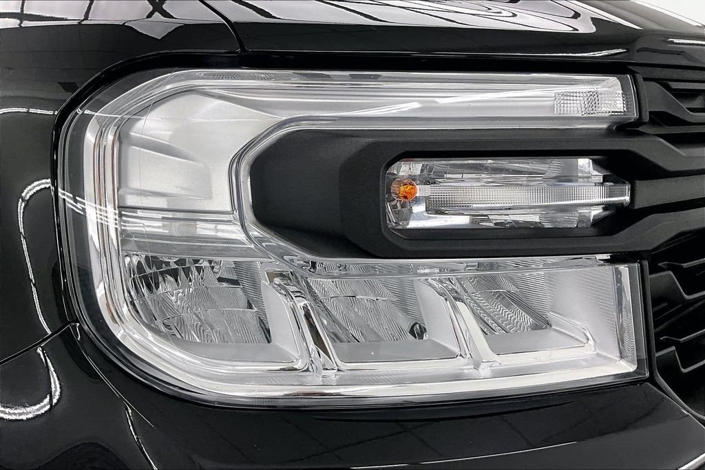 Certified 2023 Ford Maverick XL FWD image 30
