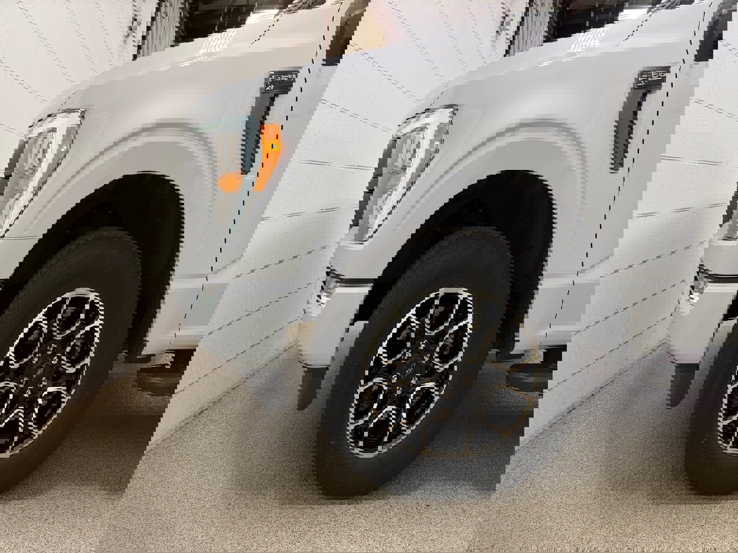 Certified 2022 Ford F150 XLT w/ Equipment Group 302A High image 35