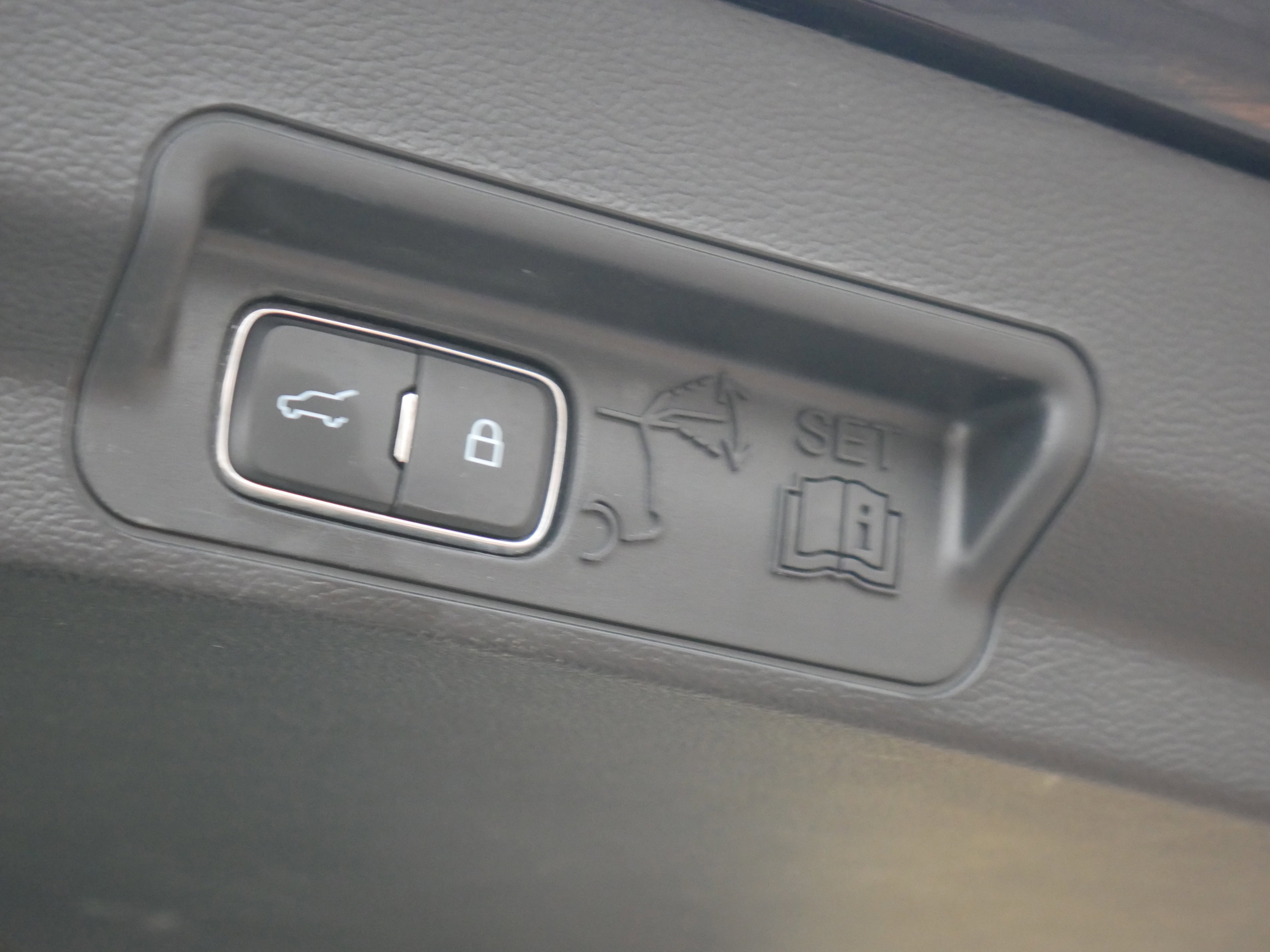 Certified 2024 Ford Explorer XLT w/ Equipment Group 202A image 26