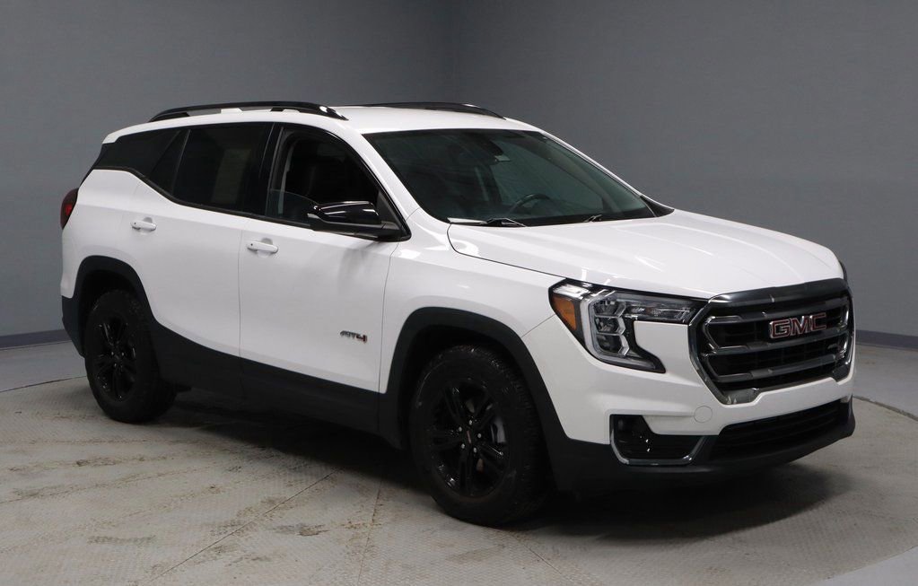 Used 2022 GMC Terrain AT4 w/ Infotainment Package II image 7