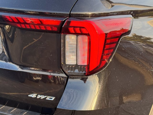 Certified 2025 Ford Explorer ST-Line AWD/4WD image 31