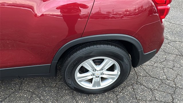 Used 2021 Chevrolet Trax LT w/ Driver Confidence Package image 28