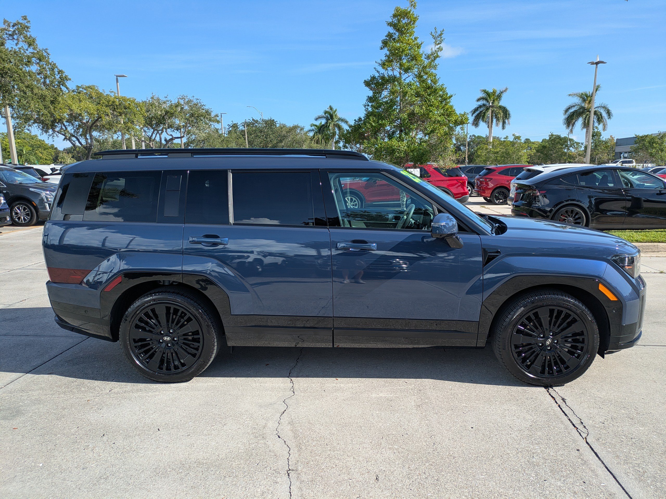 Used 2025 Hyundai Santa Fe Calligraphy AWD/4WD image 3