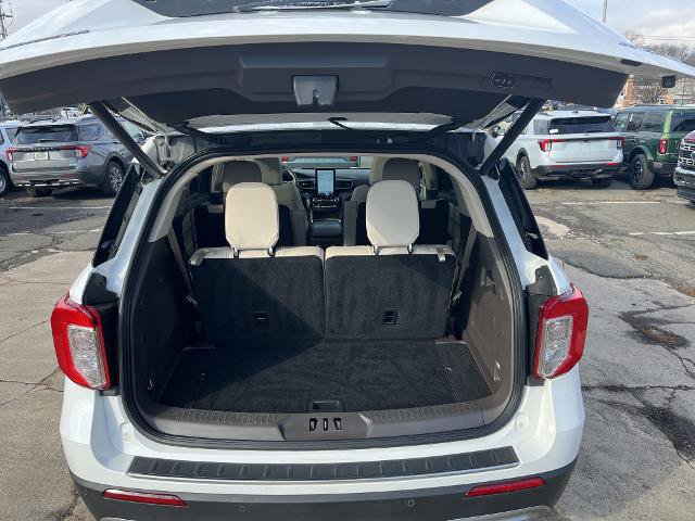 Certified 2024 Ford Explorer Platinum w/ Technology Package image 7