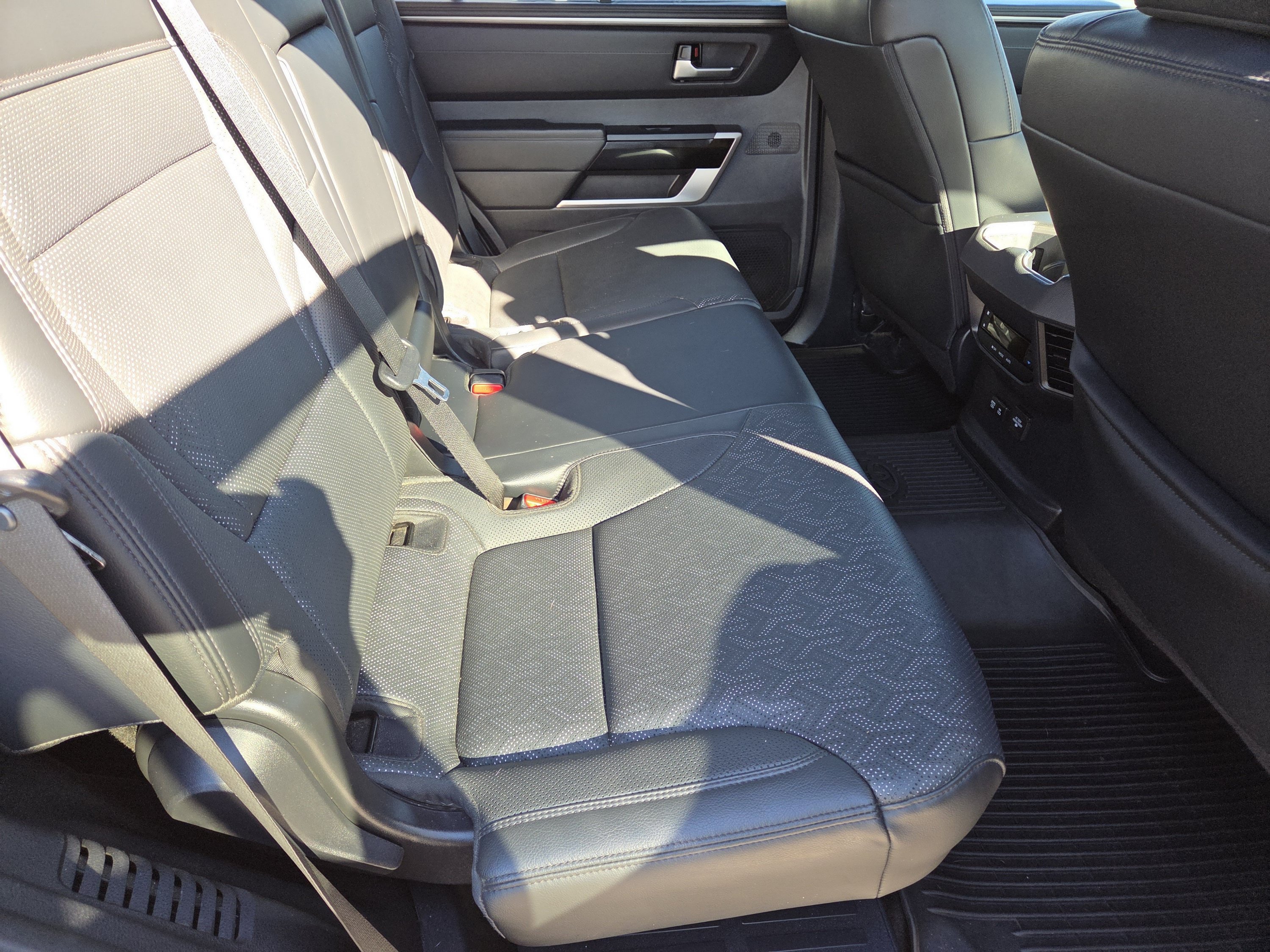 Used 2025 Toyota Sequoia Limited w/ Tow Technology Package AWD/4WD image 35