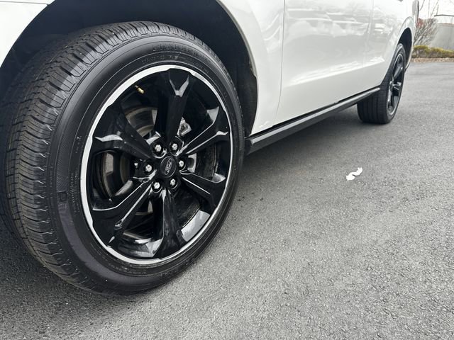 Certified 2023 Ford Expedition Limited image 12