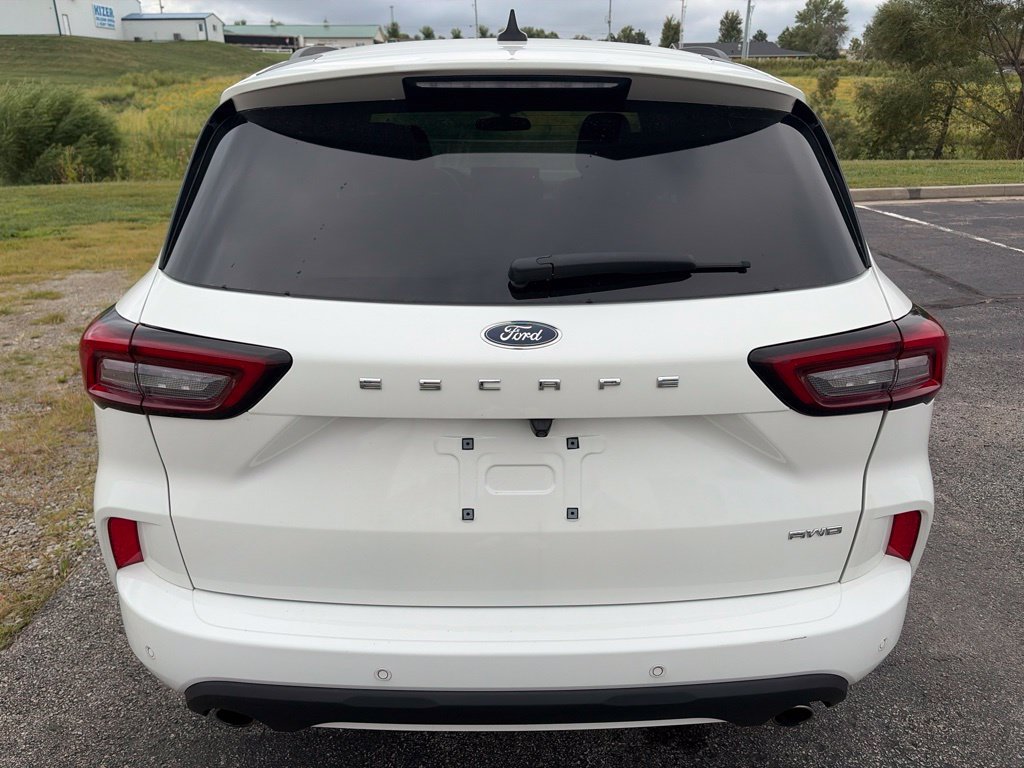 Certified 2024 Ford Escape ST-Line AWD/4WD image 5