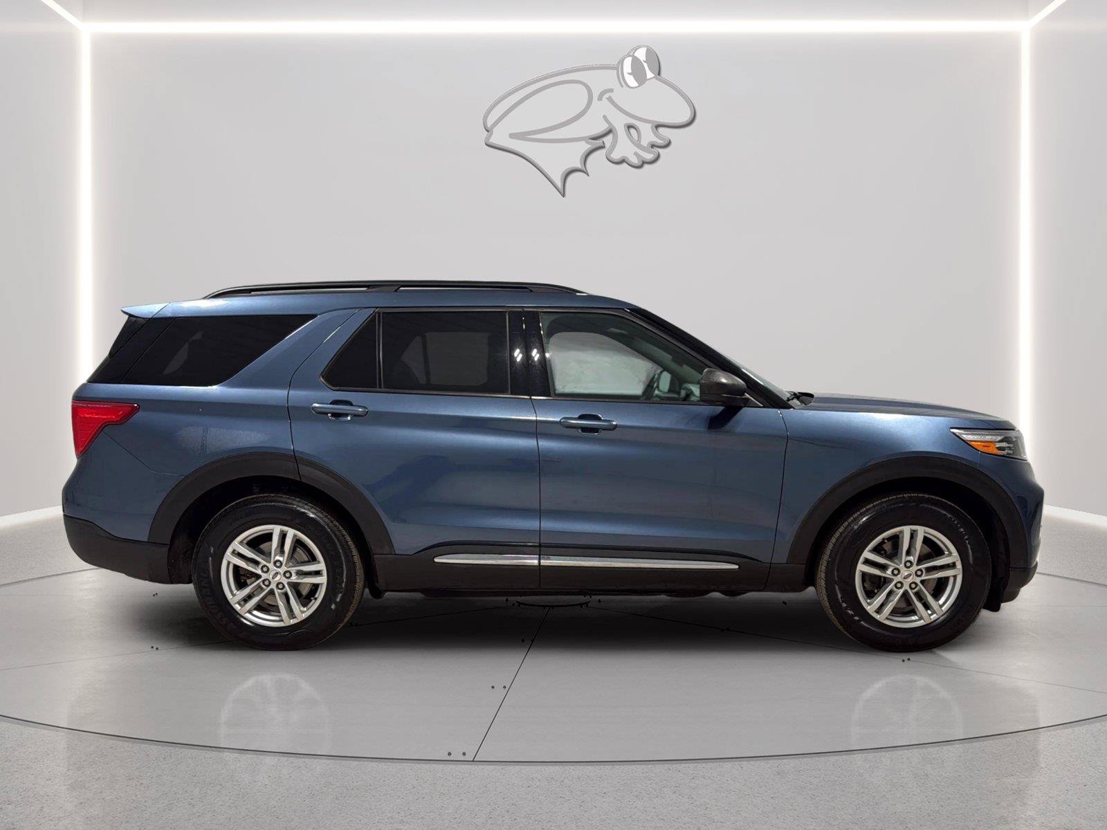 Certified 2020 Ford Explorer XLT w/ Comfort Package AWD/4WD image 6