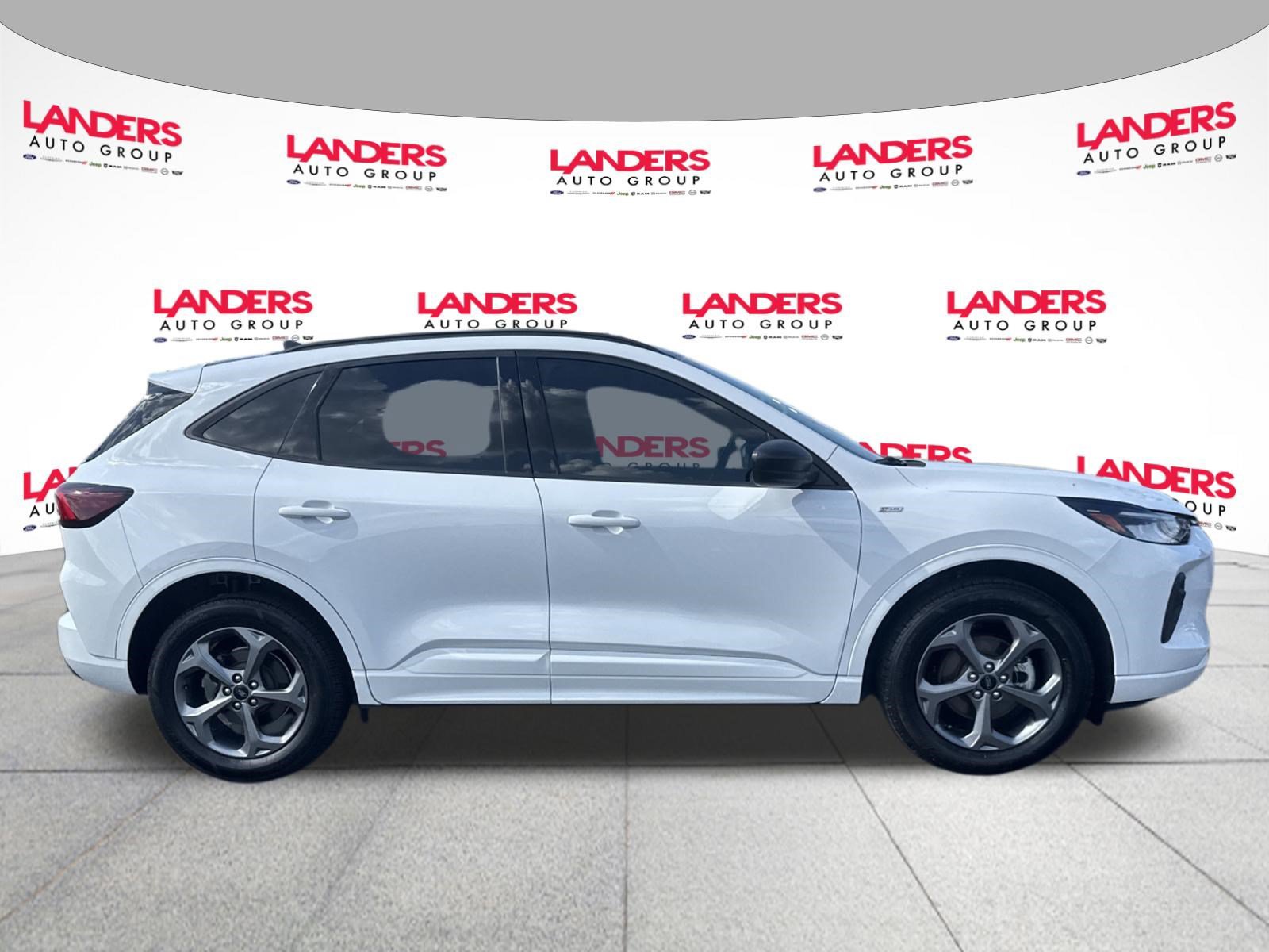 Certified 2023 Ford Escape ST-Line w/ Tech Pack #1 AWD/4WD image 2