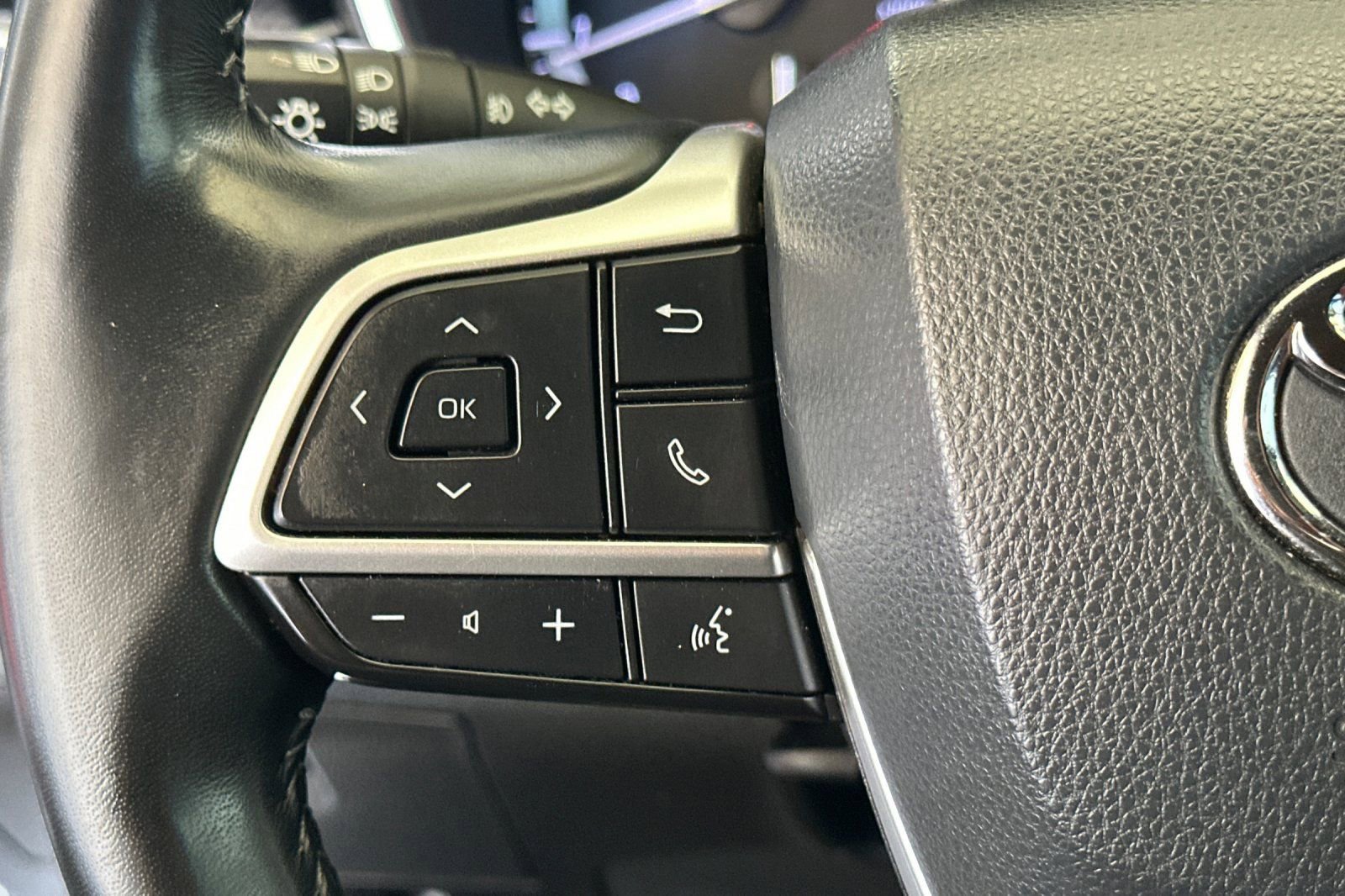 Used 2022 Toyota Highlander XSE AWD/4WD image 26