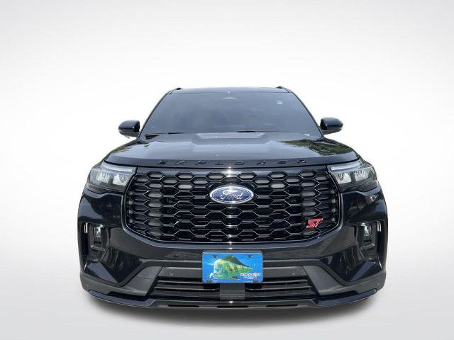Certified 2025 Ford Explorer ST RWD image 3