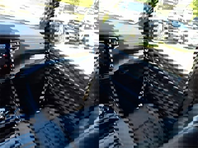 Used 2023 Jeep Wagoneer L Series III w/ Preferred Equipment Group image 16