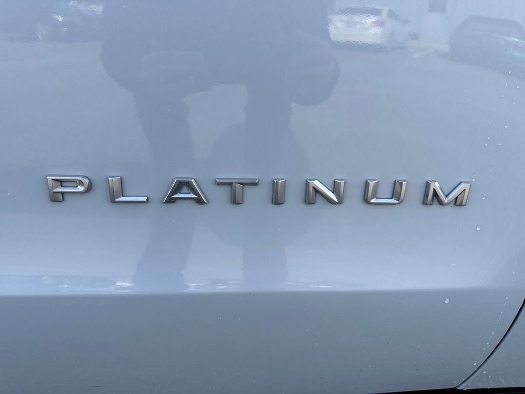 Certified 2025 Ford Expedition Platinum image 16