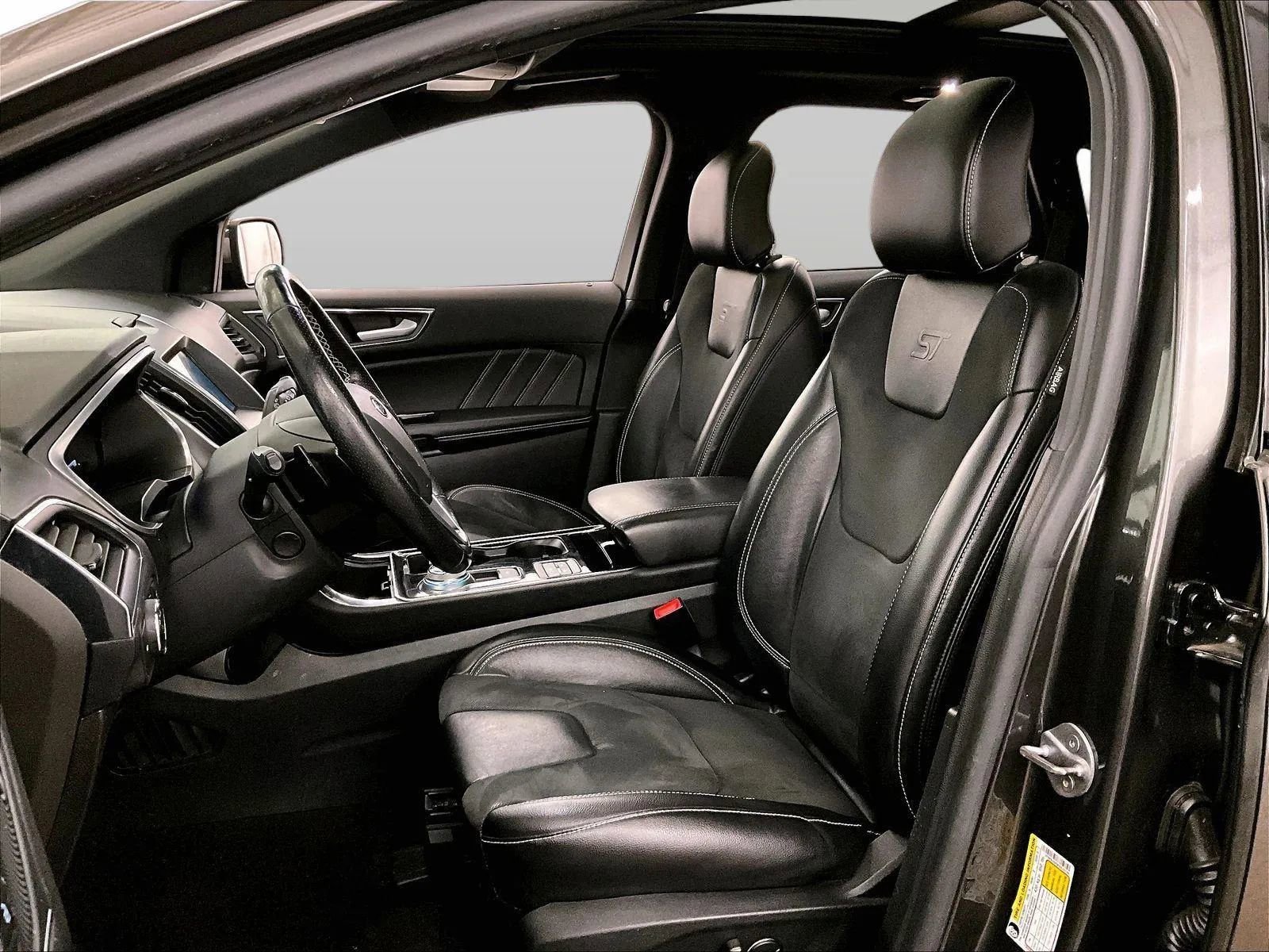 Certified 2019 Ford Edge ST w/ Equipment Group 401A AWD/4WD image 24