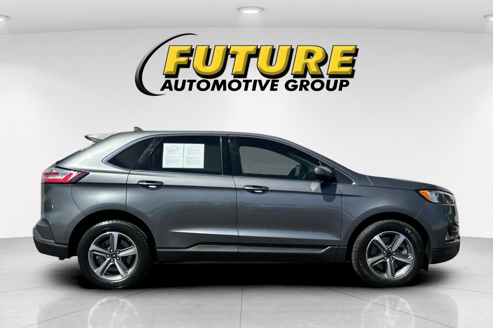Certified 2024 Ford Edge SEL w/ Convenience Package AWD/4WD image 2