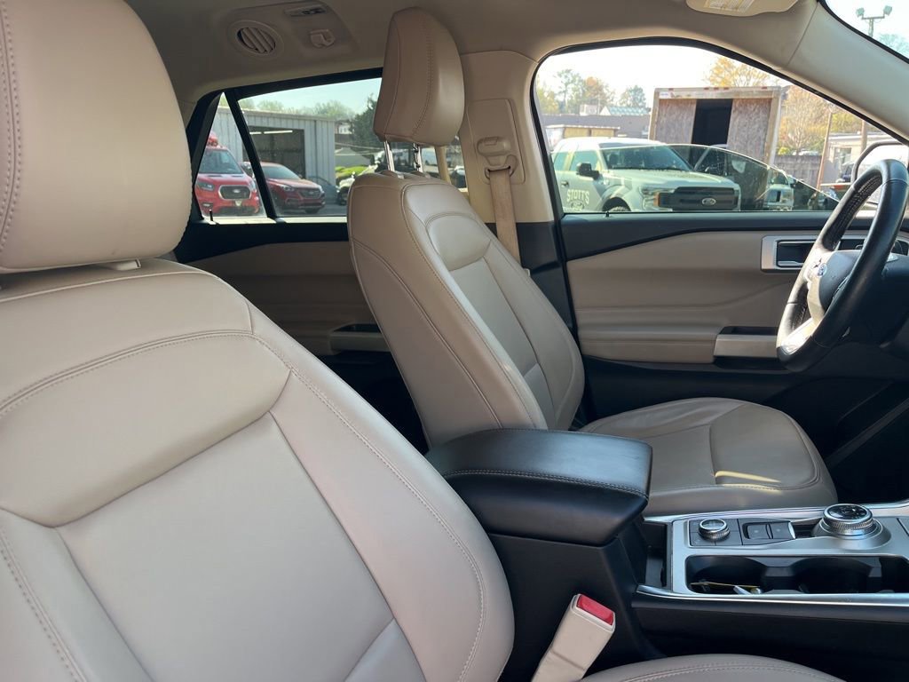 Certified 2022 Ford Explorer XLT w/ Equipment Group 202A image 20