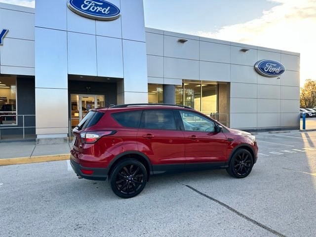 Certified 2017 Ford Escape SE w/ SE Sport Appearance Package AWD/4WD image 13