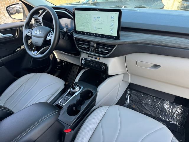 Certified 2025 Ford Escape Platinum w/ Premium Technology Package image 20