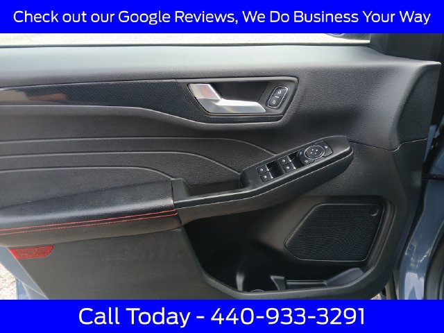 Certified 2025 Ford Escape ST-Line Select AWD/4WD image 18