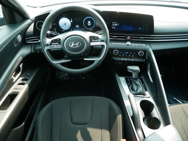 Used 2024 Hyundai Elantra SEL FWD image 13