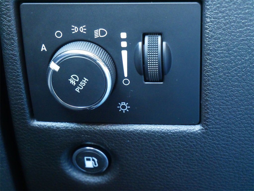 Used 2021 Jeep Grand Cherokee Laredo X image 26