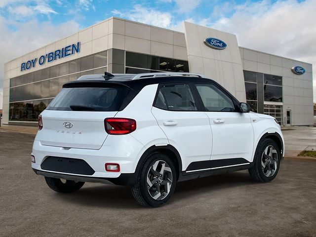 Used 2022 Hyundai Venue Limited image 5