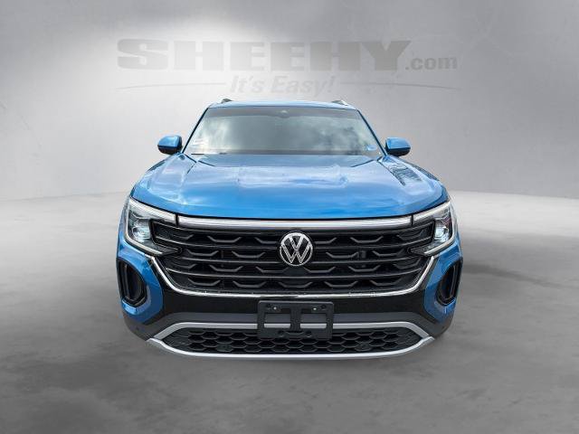 Used 2024 Volkswagen Atlas Cross Sport SE w/ Panoramic Sunroof Package FWD image 18