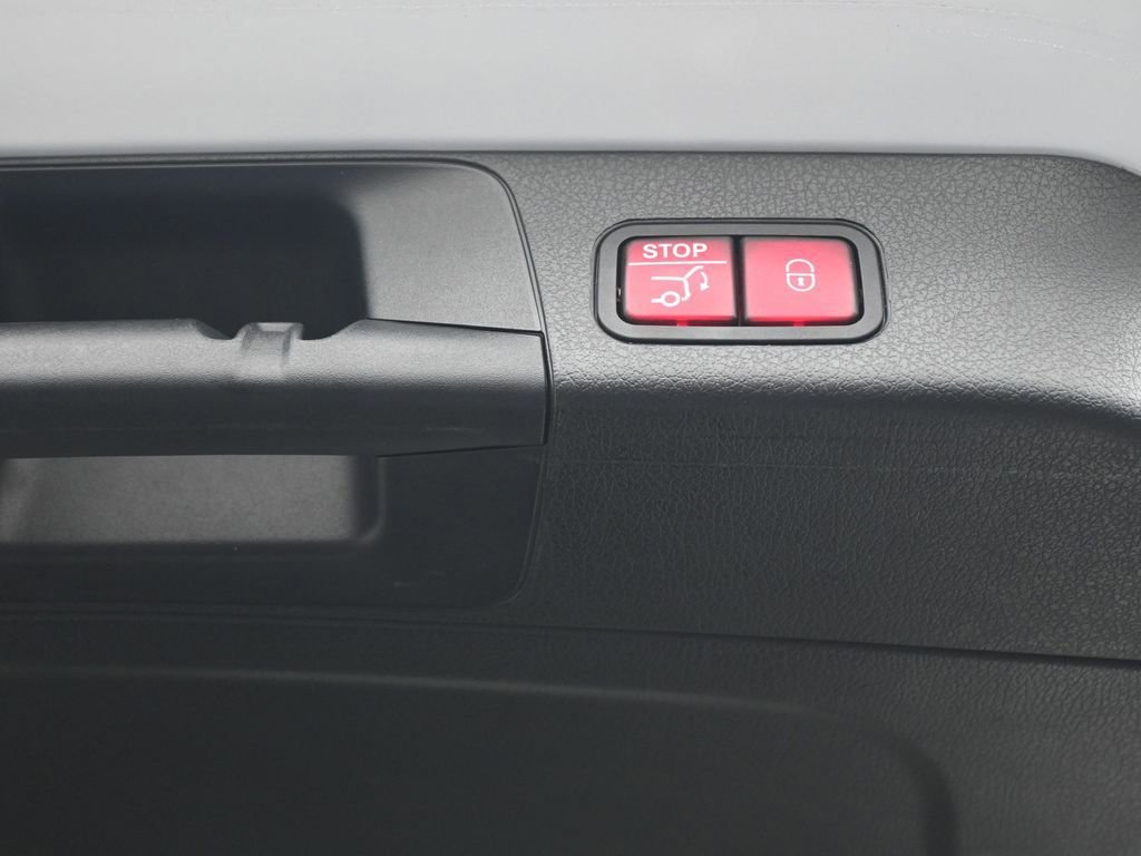 Used 2021 Mercedes-Benz GLB 250 image 25