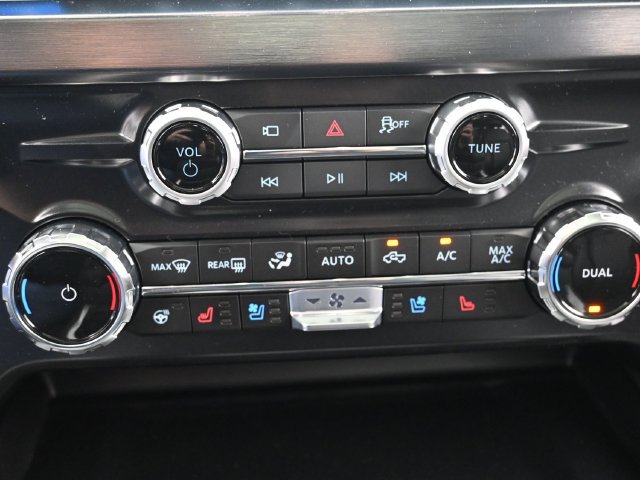 Certified 2025 Ford F250 Lariat w/ Lariat Ultimate Package AWD/4WD image 21