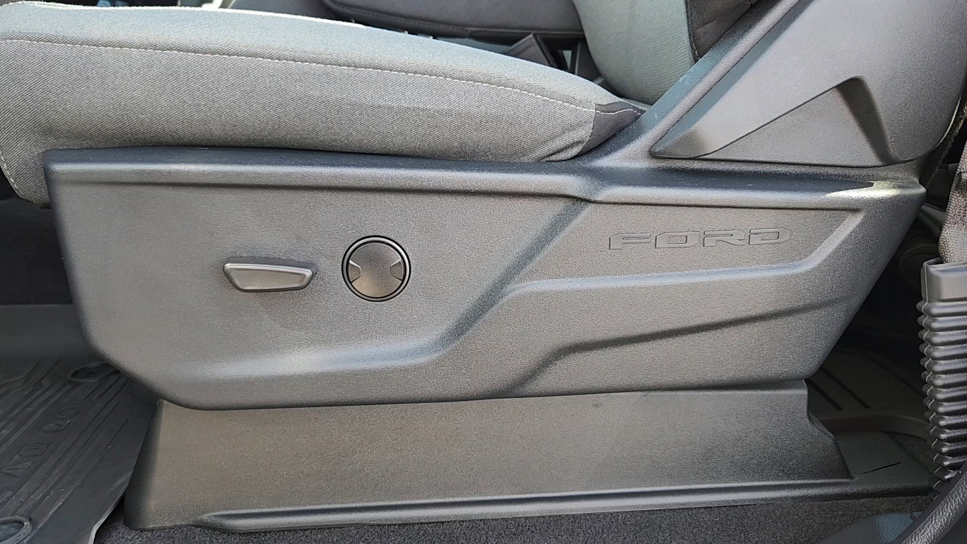 Certified 2024 Ford F150 XLT w/ FX4 Off-Road Package image 9