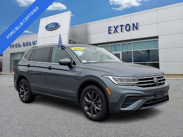 Used 2023 Volkswagen Tiguan SE w/ Panoramic Sunroof Package
