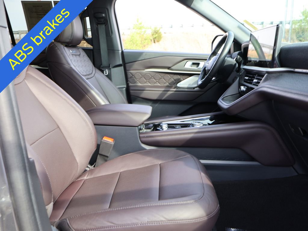 Certified 2025 Ford Explorer Platinum w/ LUX Leather Package AWD/4WD image 10