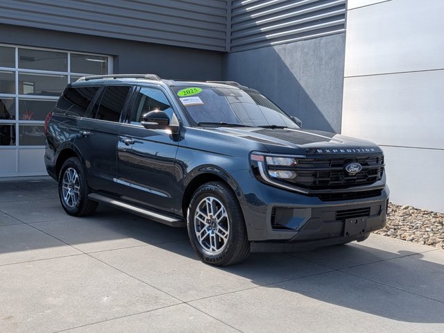 Certified 2025 Ford Expedition Active image 8