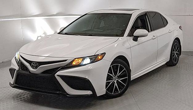 Used 2023 Toyota Camry SE w/ Audio Upgrade Package image 6