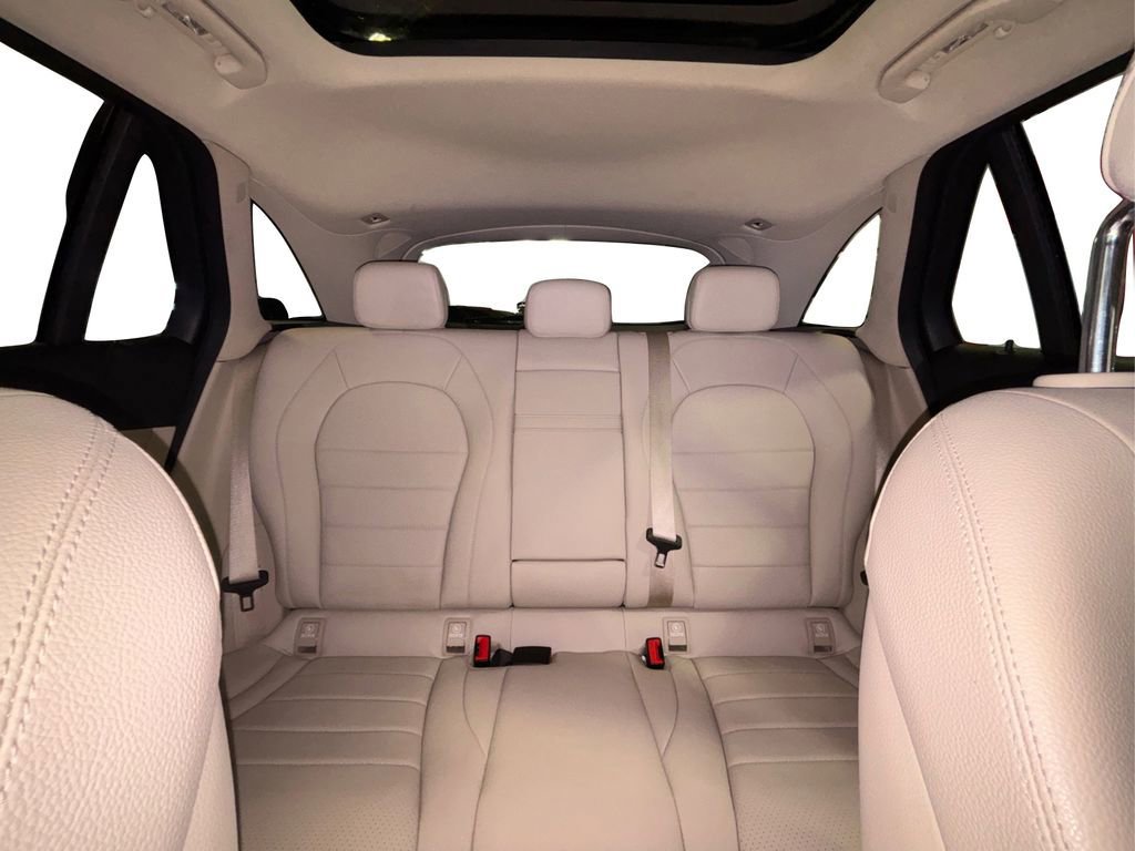 Used 2019 Mercedes-Benz GLC 300 4MATIC image 22