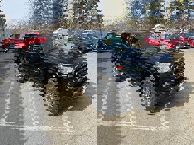 Used 2019 Toyota Tacoma SR5 AWD/4WD image 9