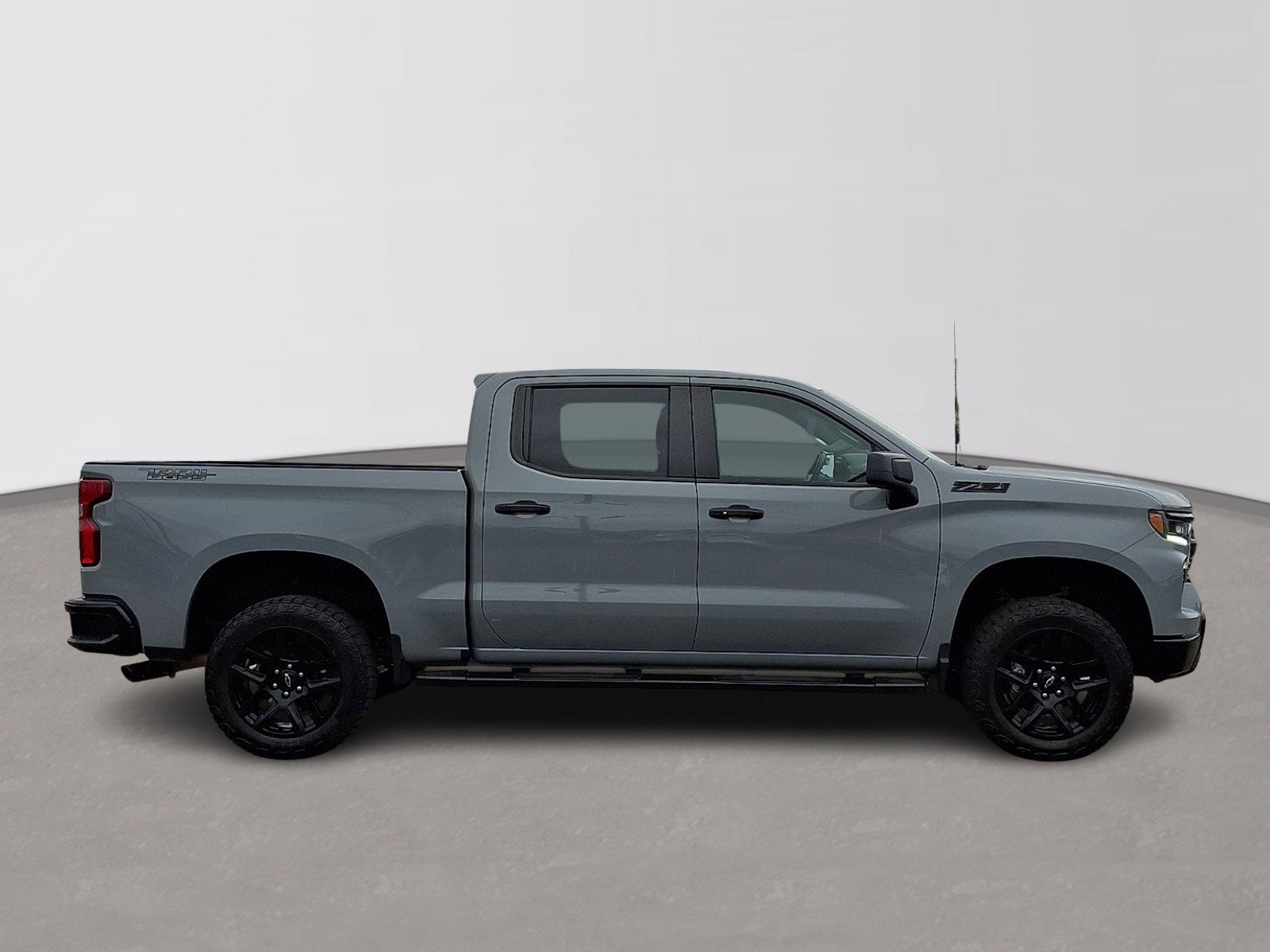 Used 2024 Chevrolet Silverado 1500 LT Trail Boss w/ Dark Appearance Package image 7