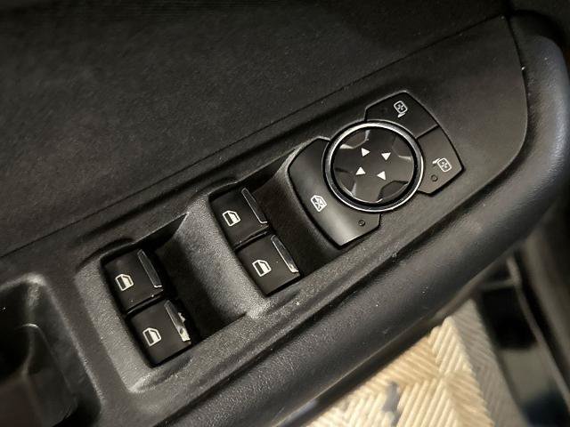 Certified 2018 Ford Edge SE FWD image 13
