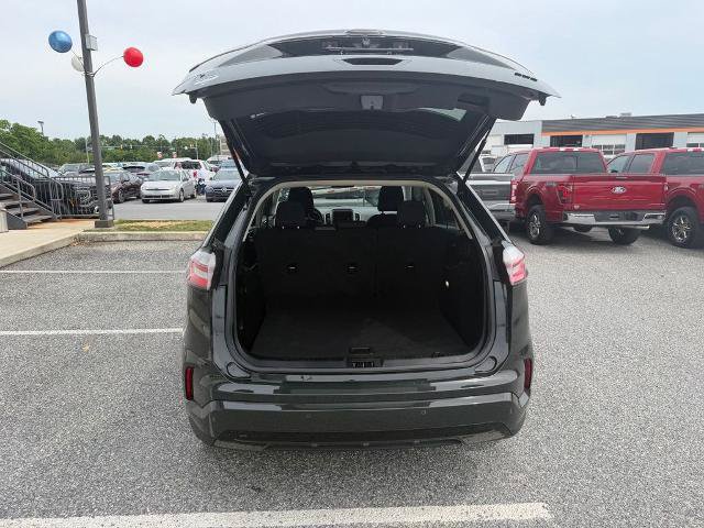 Certified 2022 Ford Edge SE w/ Black Appearance Package AWD/4WD image 9