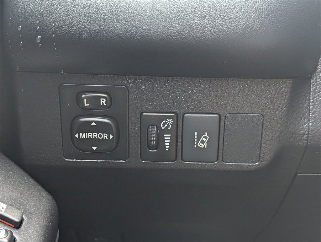 Used 2018 Toyota RAV4 XLE image 17