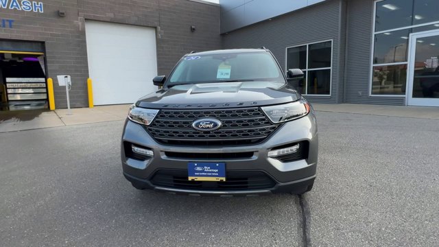 Certified 2024 Ford Explorer XLT w/ Equipment Group 202A AWD/4WD image 4